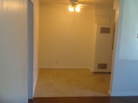 6016 Norwalk Blvd, Unit G in Whittier, CA - Building Photo - Building Photo