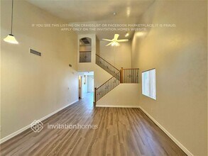 11232 W College Dr in Phoenix, AZ - Foto de edificio - Building Photo