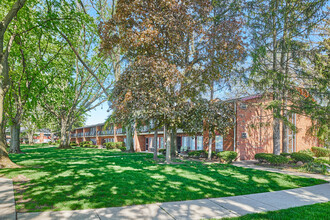 Garden Arms of Westgate in Toledo, OH - Building Photo - Building Photo