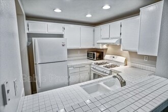 24101 Del Monte Dr. in Santa Clarita, CA - Building Photo - Building Photo