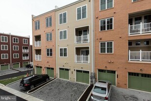 621 McKenzie Ave in Alexandria, VA - Building Photo