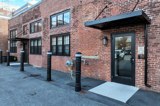 14 New Derby in Salem, MA - Foto de edificio - Building Photo