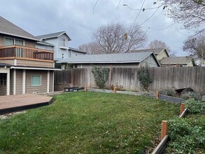 2420 E 13th St in The Dalles, OR - Building Photo - Building Photo