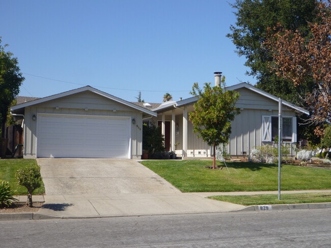 829 Rose Blossom Dr in Cupertino, CA - Building Photo - Building Photo