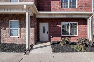 550 Peachers Mill Rd in Clarksville, TN - Building Photo