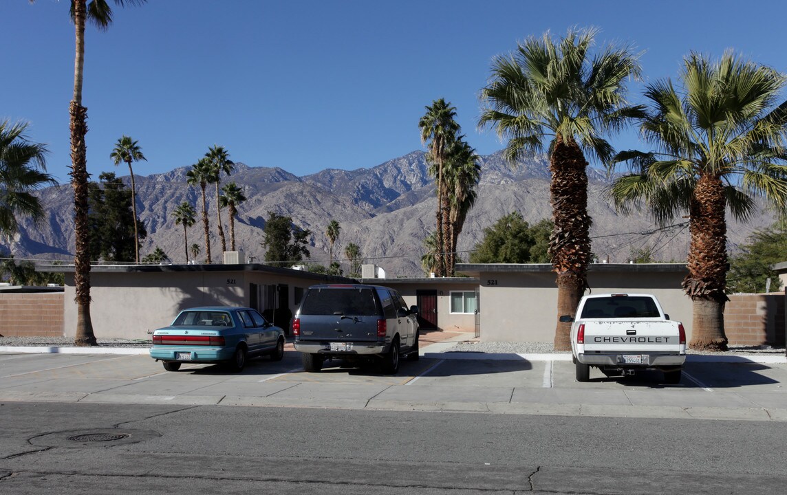 521 El Placer Rd in Palm Springs, CA - Foto de edificio