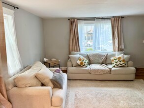 202 Newman St in Metuchen, NJ - Building Photo - Building Photo