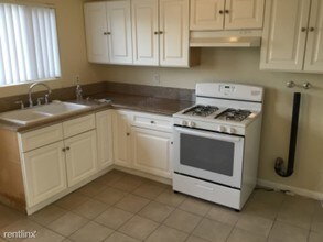 2833 E Sawyer St in Long Beach, CA - Building Photo - Building Photo