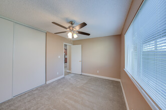 Vineyard Apartments in Livermore, CA - Foto de edificio - Interior Photo