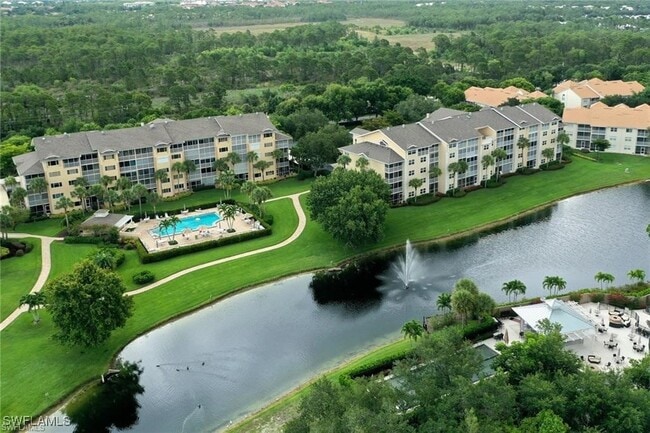 300 Horse Creek Dr in Naples, FL - Building Photo - Building Photo