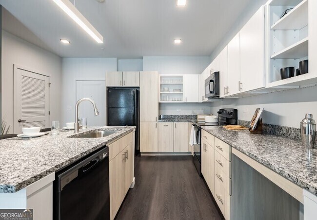 750 Avondale Creek Dr. in Decatur, GA - Foto de edificio - Building Photo