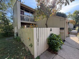 10 Riverhill in New Hope, PA - Building Photo