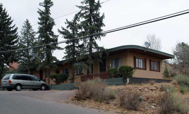 10 Via Maria Theresia in Manitou Springs, CO - Foto de edificio - Building Photo