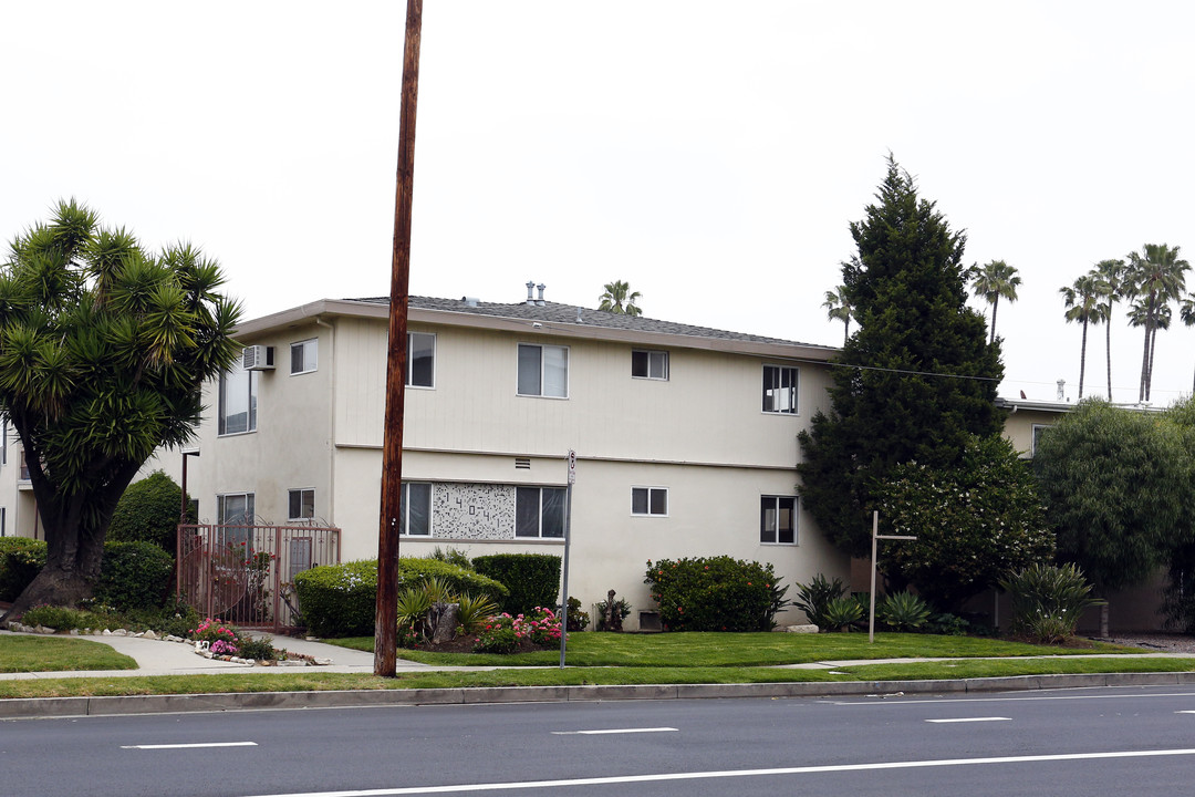 Winmore Apartments in Sherman Oaks, CA - Building Photo