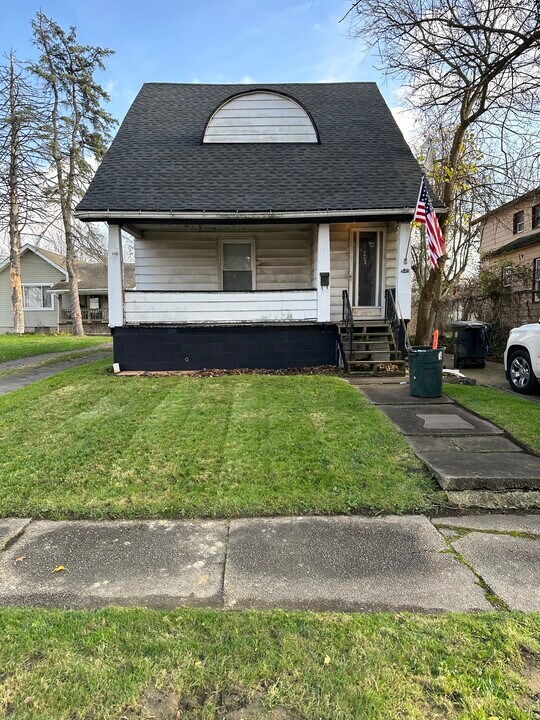 949 East Ave SE in Warren, OH - Building Photo