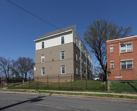 5012 H St SE in Washington, DC - Building Photo - Building Photo