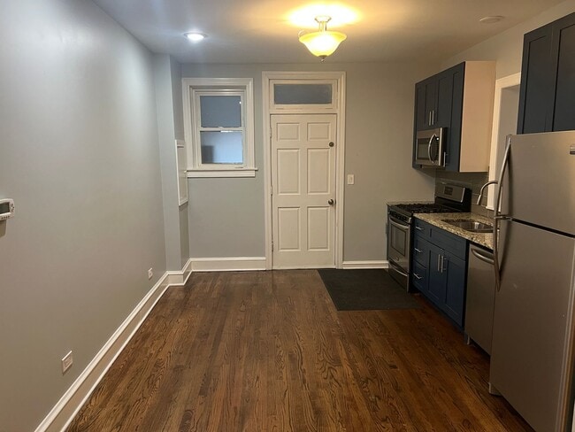 2843 N Parkside Ave in Chicago, IL - Foto de edificio - Building Photo