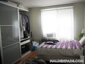 88 Maple St in Malden, MA - Foto de edificio - Building Photo