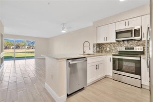 13953 Fairway Island Dr in Orlando, FL - Building Photo