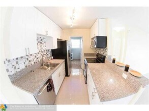 4108 SW 21st St in Fort Lauderdale, FL - Building Photo - Building Photo