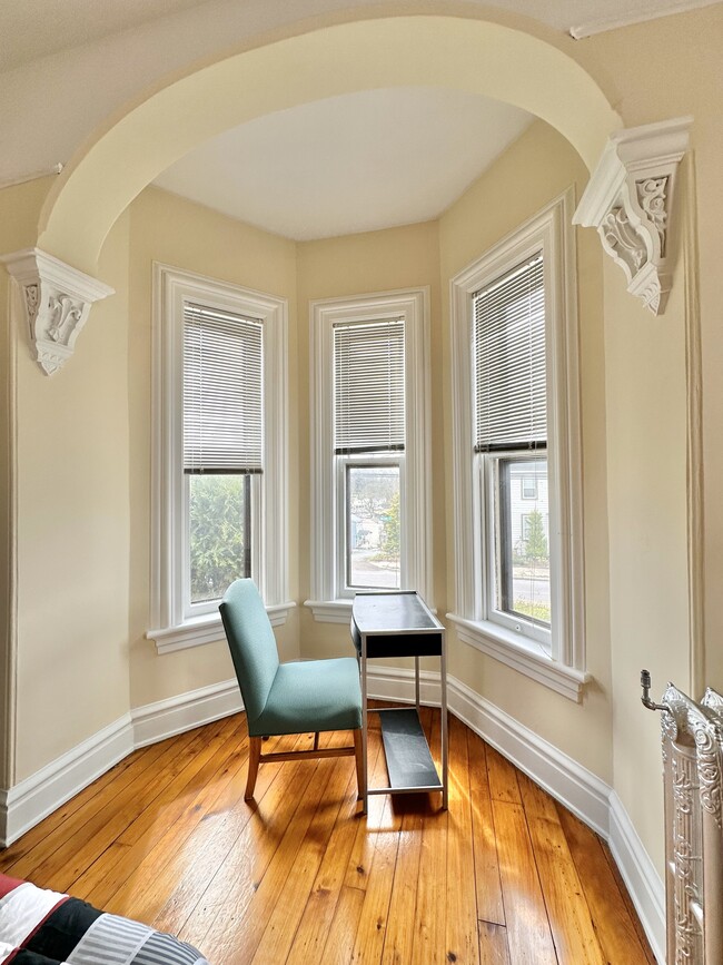 573 Bloom St, Unit 101 in Danville, PA - Foto de edificio - Building Photo