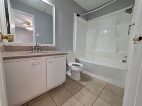 1015 Western Hills Dr in Katy, TX - Building Photo - Building Photo