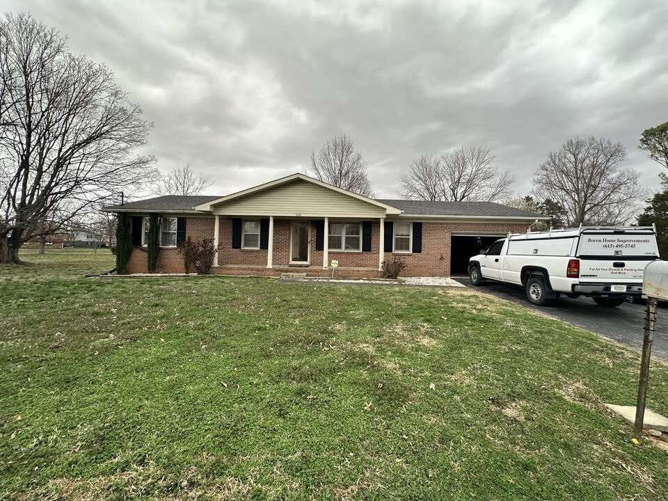 606 Springmont Ct in Hopkinsville, KY - Building Photo