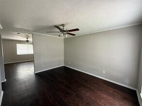 4025 Charter Dr in Garland, TX - Foto de edificio - Building Photo