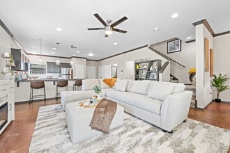 Heron on Hausman in San Antonio, TX - Foto de edificio - Building Photo