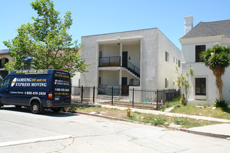 705 S Gramercy Pl in Los Angeles, CA - Building Photo - Building Photo