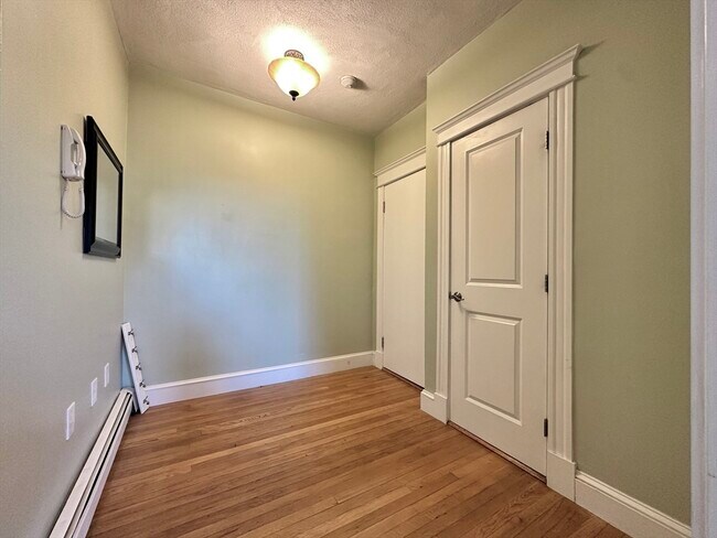 1669 Commonwealth Ave in Boston, MA - Building Photo - Building Photo