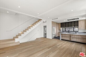 1417 S Doheny Dr in Los Angeles, CA - Building Photo - Building Photo