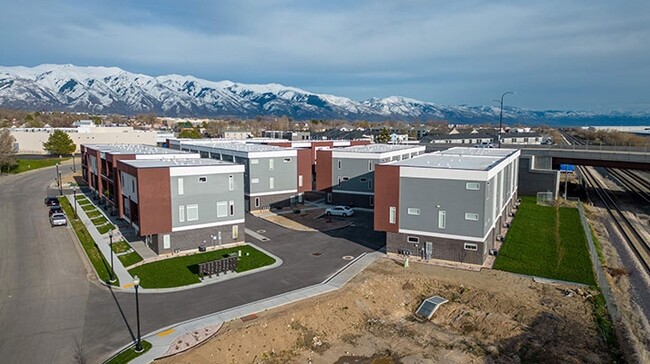 651 S 450 E in Clearfield, UT - Building Photo - Building Photo