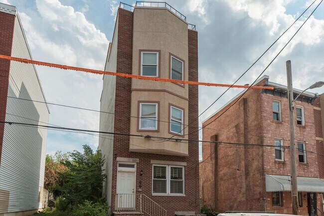 1714 Fontain St in Philadelphia, PA - Building Photo - Building Photo