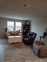 313 Cordova Xing in Seguin, TX - Building Photo - Building Photo
