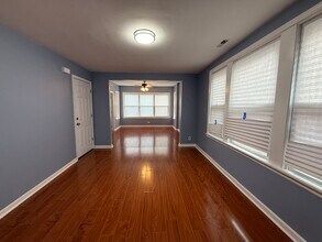 7958 S Kingston Ave in Chicago, IL - Building Photo - Building Photo