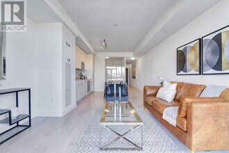 330 Richmond St W in Toronto, ON - Building Photo - Building Photo