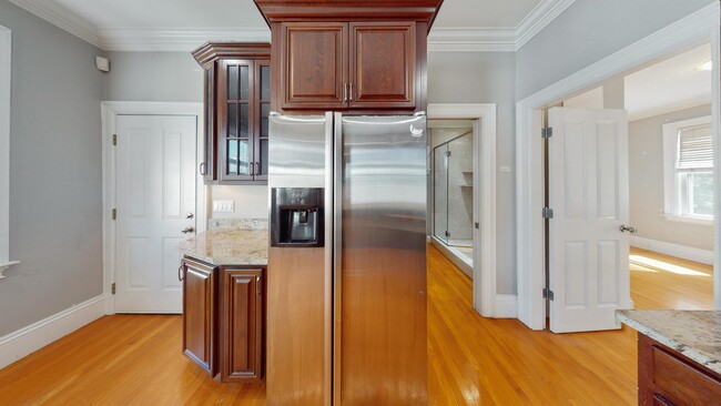 32 Ward St, Unit 4 in Boston, MA - Building Photo - Building Photo