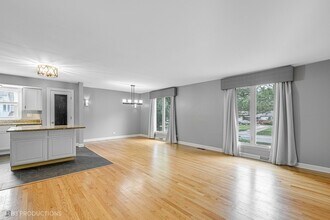 917 Ironwood Ave in Darien, IL - Building Photo - Building Photo