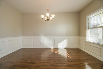 8005 Lakota Ct in Spring Hill, TN - Foto de edificio - Building Photo