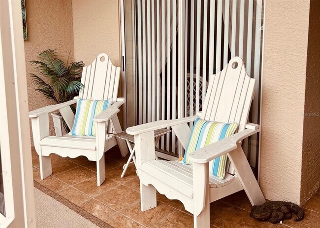 9641 Castle Point Dr in Sarasota, FL - Foto de edificio - Building Photo