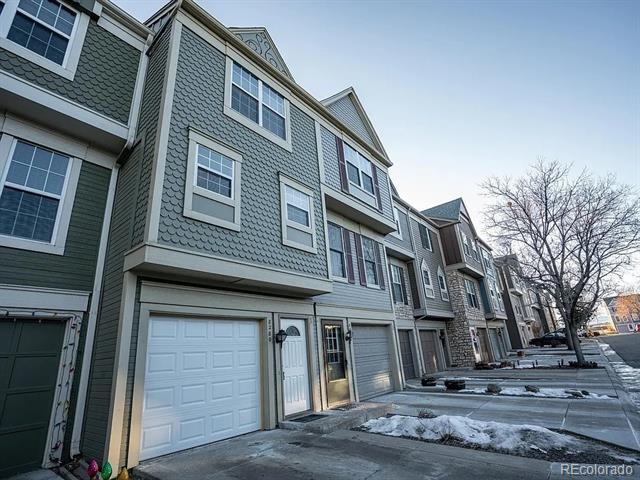 8280 S Fillmore Way in Centennial, CO - Building Photo - Building Photo