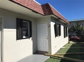 236 SE 9th Ave in Pompano Beach, FL - Building Photo