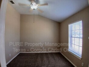 1818 Rodd Fld in Corpus Christi, TX - Building Photo - Building Photo
