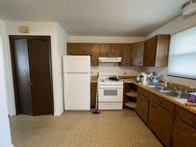 601 Rizek Dr-Unit -7A in North Liberty, IN - Building Photo - Building Photo