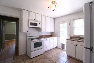 5624 Beverly Ln in Mission, KS - Building Photo - Building Photo