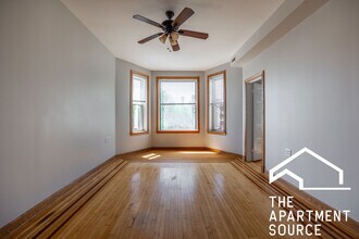 3110 W Fullerton Ave, Unit 3 in Chicago, IL - Building Photo - Building Photo