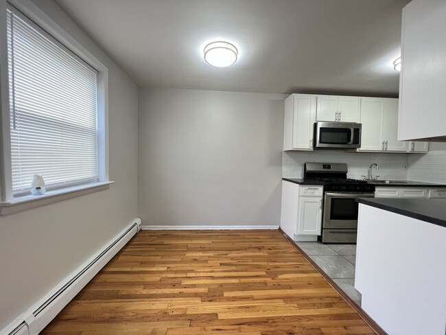 71 Western Ave, Unit 16 in Jersey City, NJ - Building Photo - Building Photo