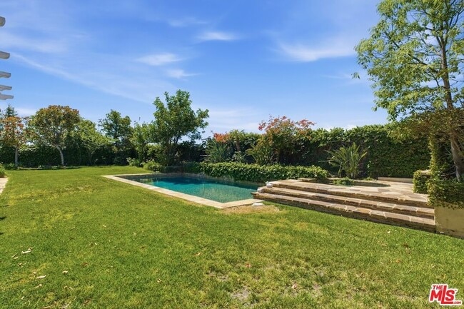 6003 County Oak Rd in Los Angeles, CA - Building Photo - Building Photo