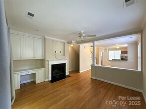 2504 Cranbrook Ln in Charlotte, NC - Foto de edificio - Building Photo